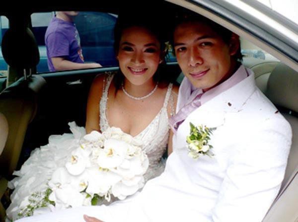 Bà xã diễn viên Bình Minh đăng ảnh kỉ niệm 11 năm ngày cưới, Trương Ngọc Ánh cũng xúc động gửi lời chúc mừng - Ảnh 1.