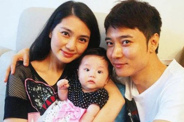 Đều là tình chị em, cặp đôi Vương Phi - Tạ Đình Phong hạnh phúc hơn Hồng Hân và Đan Phong vì lý do này - Ảnh 4. Đều là tình chị em, cặp đôi Vương Phi - Tạ Đình Phong hạnh phúc hơn Hồng Hân và Đan Phong vì lý do này - Ảnh 4.