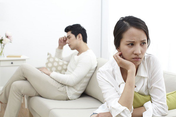 Dù trước đó không chịu nổi vợ và cứng rắn phải ly hôn, nhưng ngày ra tòa, vợ nói một câu khiến tôi đắng lòng và quyết định rút đơn - Ảnh 1. Dù trước đó không chịu nổi vợ và cứng rắn phải ly hôn, nhưng ngày ra tòa, vợ nói một câu khiến tôi đắng lòng và quyết định rút đơn - Ảnh 1.