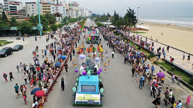 Tưng bừng Carnival Đường phố Sầm Sơn 2019 - Ảnh 2.