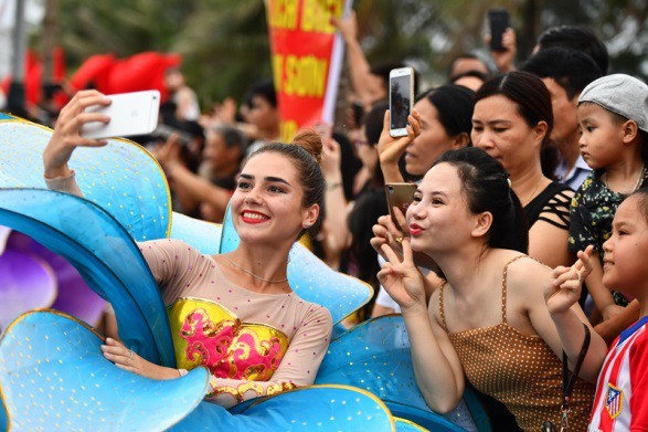 Tưng bừng Carnival Đường phố Sầm Sơn 2019 - Ảnh 7.