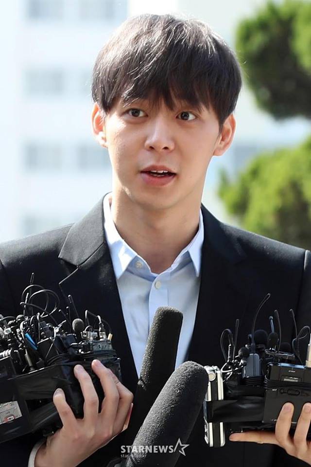 Mỹ nam Hoàng tử gác mái Park Yoochun đến Sở cảnh sát để tiếp nhận điều tra, nhưng phản ứng của netizen mới là điều đáng chú ý  - Ảnh 6.