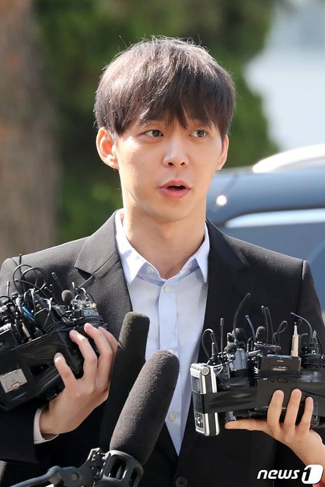 Mỹ nam Hoàng tử gác mái Park Yoochun đến Sở cảnh sát để tiếp nhận điều tra, nhưng phản ứng của netizen mới là điều đáng chú ý  - Ảnh 5.