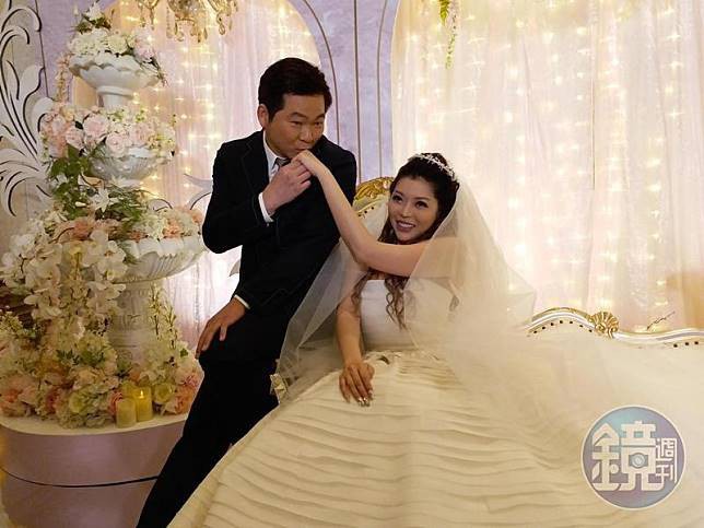 Siêu mẫu nóng bỏng lấy tỷ phú xấu nhất Đài Loan: Tôi nhận lời cầu hôn vì chồng quá đẹp trai - Ảnh 11.