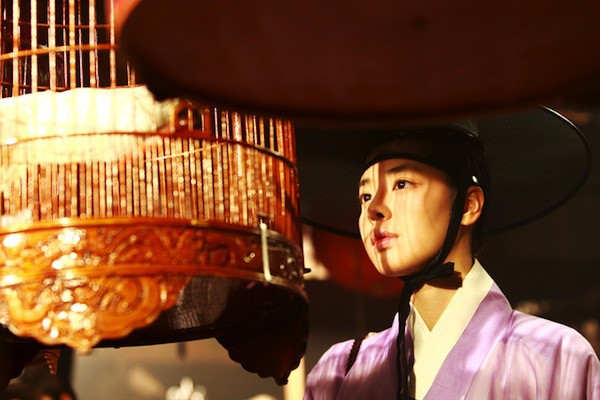 Lật lại phim 18+ táo bạo nhất sự nghiệp của mỹ nhân Giày thủy tinh Kim Gyu Ri: Đóng cảnh ân ái cùng lúc với 2 sao nam hạng A - Ảnh 8.