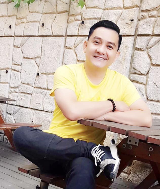 Nghệ sĩ hài Anh Vũ 19 năm chống chọi với ung thư: Phía sau cánh gà, người nghệ sĩ hài đau đớn rúm ró cũng không bao giờ thổ lộ - Ảnh 7. Nghệ sĩ hài Anh Vũ 19 năm chống chọi với ung thư: Phía sau cánh gà, người nghệ sĩ hài đau đớn rúm ró cũng không bao giờ thổ lộ - Ảnh 7.