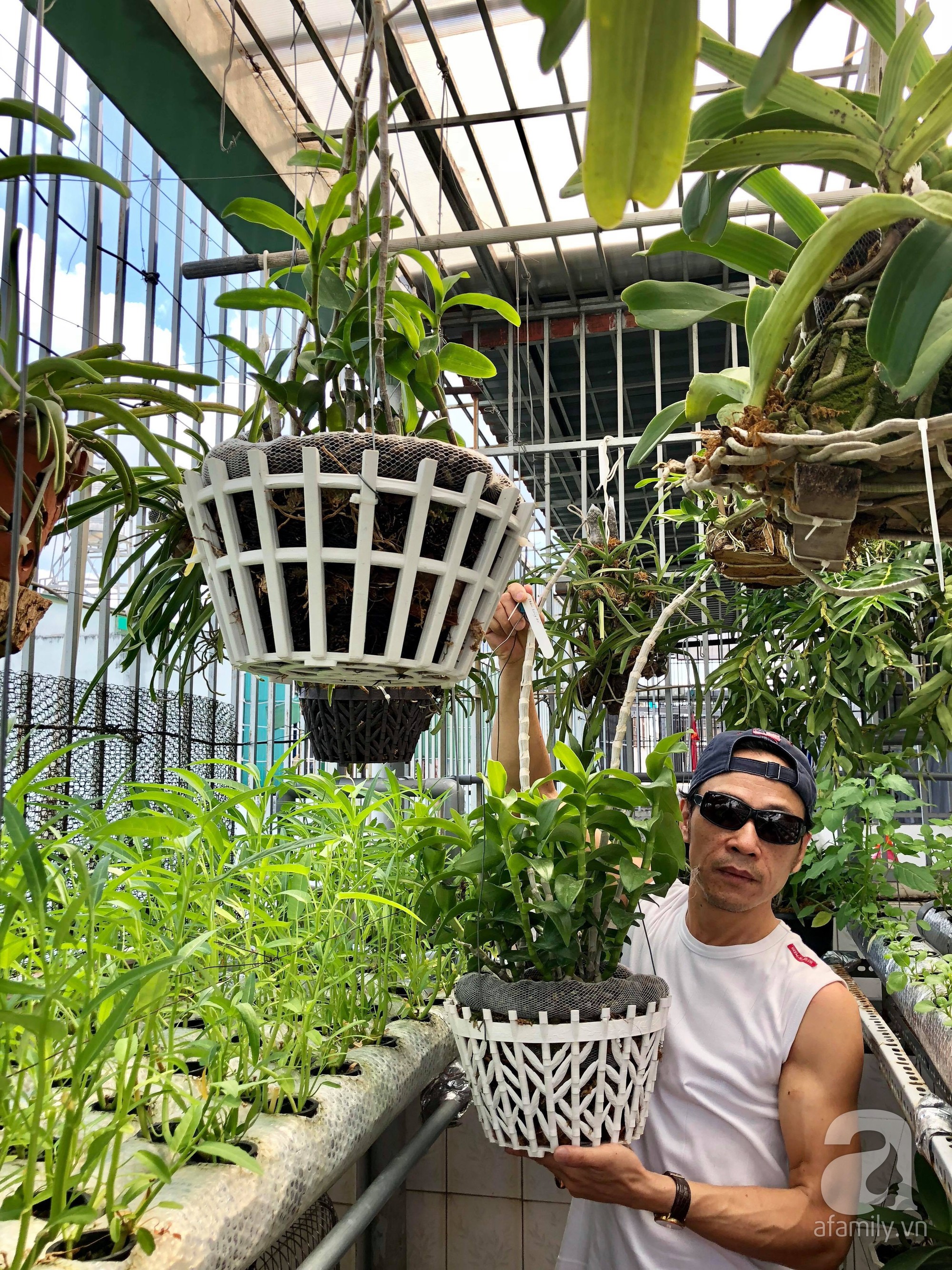Khu vườn sân thượng xanh mướt: Với những khu vườn sân thượng xanh mướt, bạn có thể tận hưởng không gian sống trong lành và thư giãn, bên cạnh đó còn là cách tuyệt vời để giảm thiểu tác động đến môi trường. Tại Việt Nam, những khu vườn này không chỉ đáp ứng nhu cầu sân vườn nhỏ gọn mà còn mang lại một cảm giác thư thái cho người sử dụng.