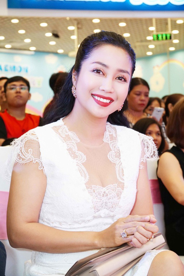 Học Ốc Thanh Vân bí quyết lấy lại vóc dáng thon gọn dù đã sinh 3 con - Ảnh 1.