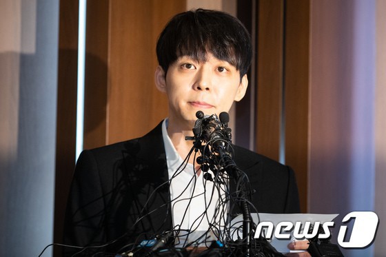 Park Yoochun: Hoàng tử gác mái năm nào sa ngã vì bê bối tình dục, trở thành con nghiện ma túy chiêu trò của Kbiz - Ảnh 13.