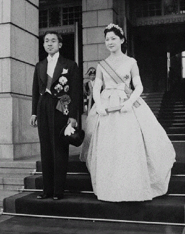 Hơn 60 năm trước, từng có chàng Thái tử Nhật Bản dám cãi lời bố mẹ, quyết cưới vợ thường dân rồi tự vẽ nên chuyện cổ tích khó tin - Ảnh 7.