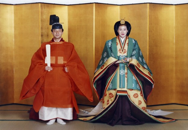 Tân Nhật hoàng Naruhito và vương phi u sầu Masako: Mối tình sét đánh, 6 năm theo đuổi, 3 lần cầu hôn và lời hứa bảo vệ em đến trọn đời - Ảnh 9.