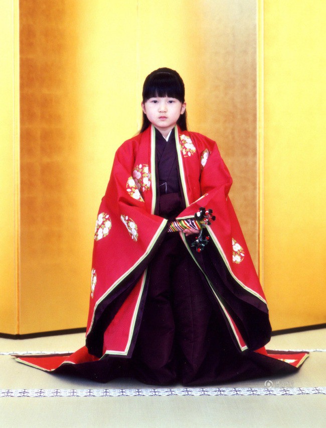 Công chúa Aiko - con gái duy nhất của Thái tử Naruhito: Từ đứa bé xinh xắn từng bị bắt nạt đến thiếu nữ tài giỏi sống tự lập - Ảnh 4.