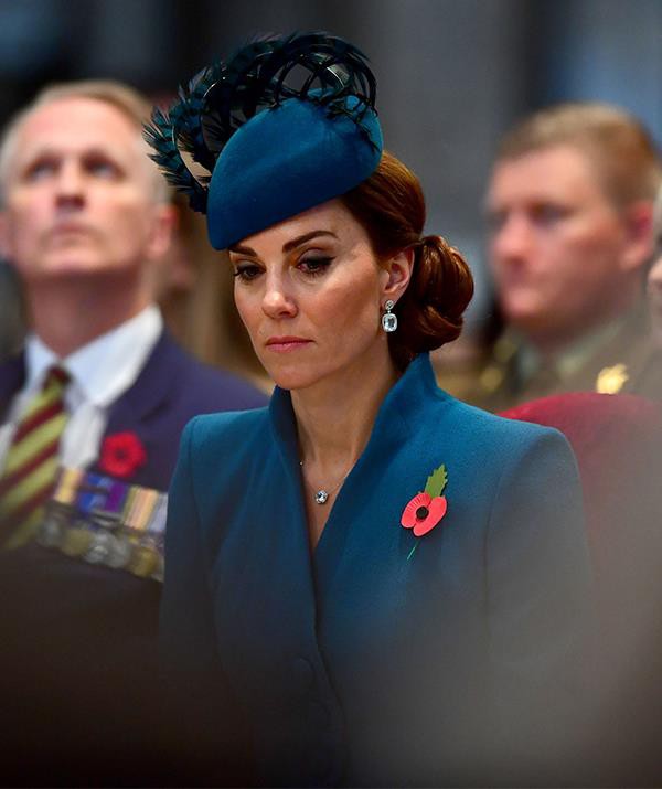 Cú sốc mới của Hoàng gia Anh: Công nương Kate rơi nước mắt vì bị em dâu Meghan cấm tiếp xúc với em bé Sussex - Ảnh 1.
