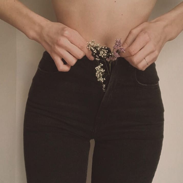 Wax lông vùng bikini sẽ nhẹ nhàng hơn rất nhiều nếu bạn tuân theo đúng liệu trình 10 bước sau - Ảnh 8. Wax lông vùng bikini sẽ nhẹ nhàng hơn rất nhiều nếu bạn tuân theo đúng liệu trình 10 bước sau - Ảnh 8.