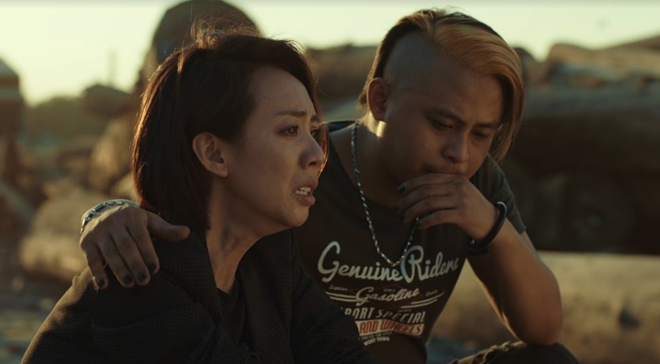 Chị 13 mới ch&iacute;nh thức b&aacute;n v&eacute; được 5 ng&agrave;y đ&atilde; bị quay l&eacute;n tuồn ra ngo&agrave;i, Thu Trang - Tiến Luật van xin cộng đồng mạng - Ảnh 8.