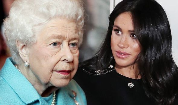 Tuyên bố mới gây sốc: Nữ hoàng Anh cấm Meghan sử dụng đồ trang sức của Công nương Diana quá cố nhưng Kate thì được phép vì lý do bất ngờ này - Ảnh 1.