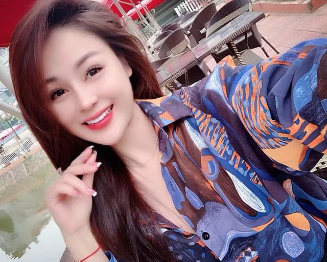 Nhan sắc đời thực đầy khác biệt của 4 cô công nhân trong Những cô gái trong thành phố - Ảnh 3. Nhan sắc đời thực đầy khác biệt của 4 cô công nhân trong Những cô gái trong thành phố - Ảnh 3.