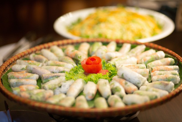“Vòng quanh châu Á”, thưởng thức cả trăm món ăn đường phố không cần xuất ngoại - Ảnh 1.