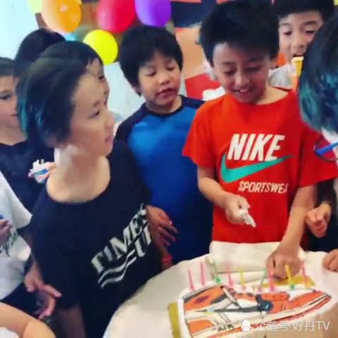 Trương Bá Chi tổ chức sinh nhật cho con trai thứ 2, Tạ Đình Phong đang ở đâu và làm gì mà mất hút? - Ảnh 5.