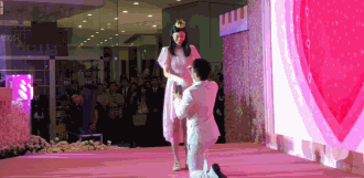 Ming Xi thực sự là công chúa trong màn cầu hôn khi khéo sửa váy hiệu 60 triệu, đội vương miện sang chảnh - Ảnh 6.