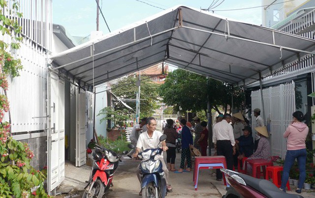 Hé lộ nguyên nhân đau lòng dẫn đến cái chết của 2 vợ chồng giáo viên về hưu - Ảnh 1. Hé lộ nguyên nhân đau lòng dẫn đến cái chết của 2 vợ chồng giáo viên về hưu - Ảnh 1.