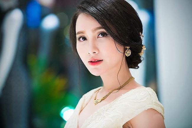 Những MC, BTV truyền hình là mỹ nhân màn ảnh - Ảnh 9. Những MC, BTV truyền hình là mỹ nhân màn ảnh - Ảnh 9.