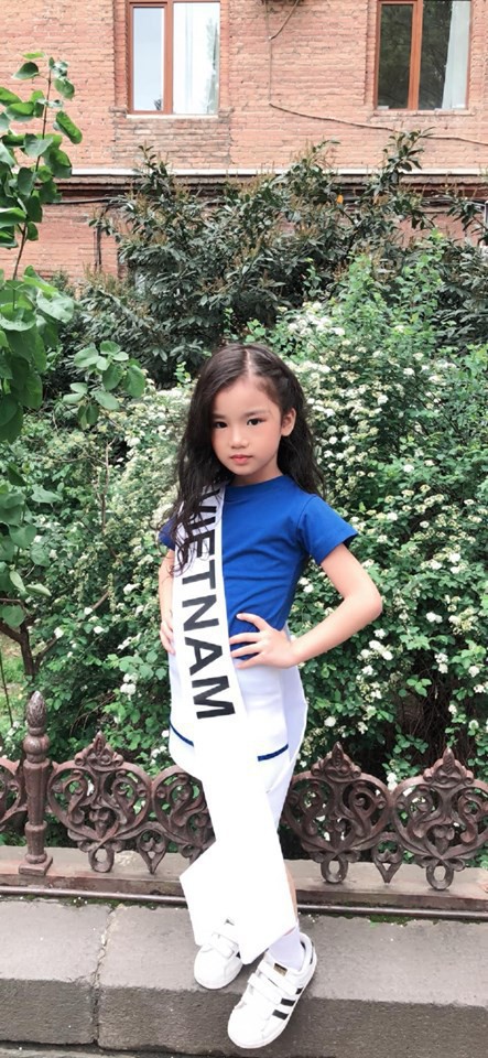 3 mỹ nhân nhí đang hot nhất Vbiz: Bản sao Phạm Hương đóng cảnh nóng năm 13 tuổi đến Hoa hậu Hoàn vũ khi chỉ vừa lên 7 - Ảnh 6.