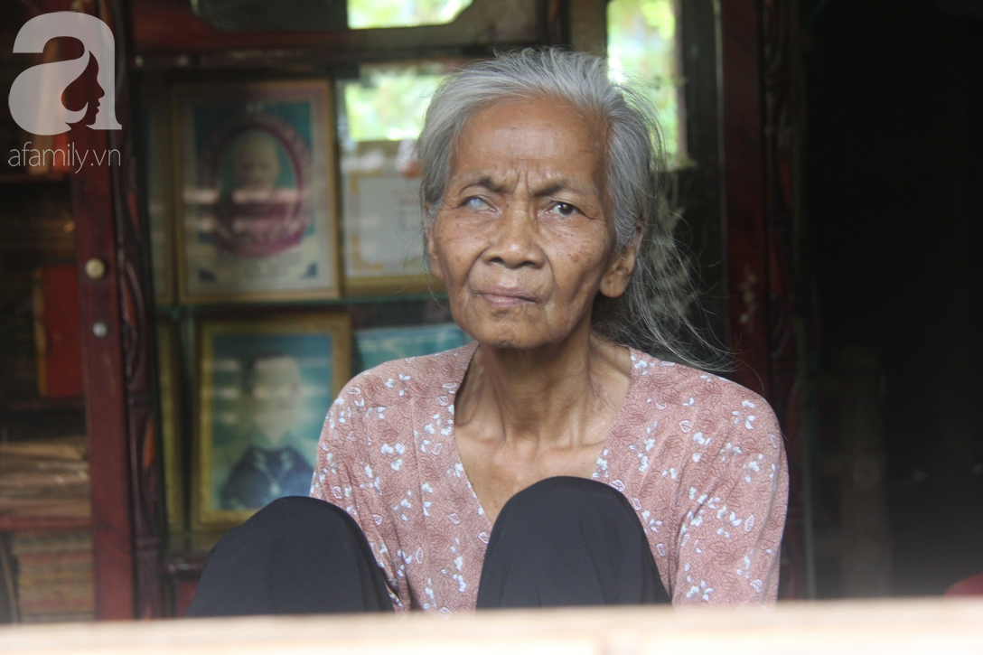 Lời khẩn cầu của người bà 70 tuổi mù một bên mắt, chân bị hoại tử, thối rữa nặng mà không có tiền phẫu thuật - Ảnh 3.