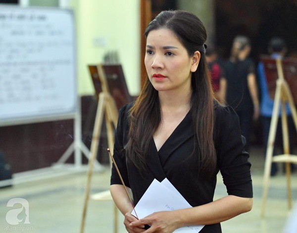 Nhìn nghệ sĩ Lê Bình vẫn đội chiếc mũ quen thuộc lúc nhập quan, nhiều người xúc động rơi nước mắt - Ảnh 37. Nhìn nghệ sĩ Lê Bình vẫn đội chiếc mũ quen thuộc lúc nhập quan, nhiều người xúc động rơi nước mắt - Ảnh 37.