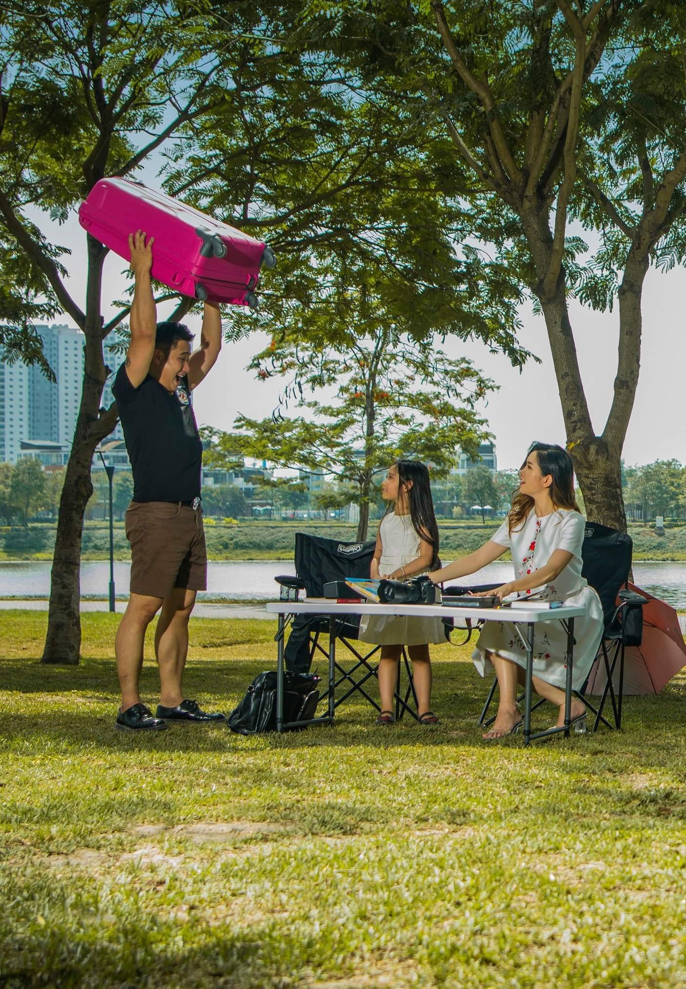 Chia sẻ loạt ảnh bên vợ con, Vũ Sắt Minh Tiệp tự nhủ: Đầu tư hiệu quả là đầu tư cho 2 người bạn này - Ảnh 3. Chia sẻ loạt ảnh bên vợ con, Vũ Sắt Minh Tiệp tự nhủ: Đầu tư hiệu quả là đầu tư cho 2 người bạn này - Ảnh 3.