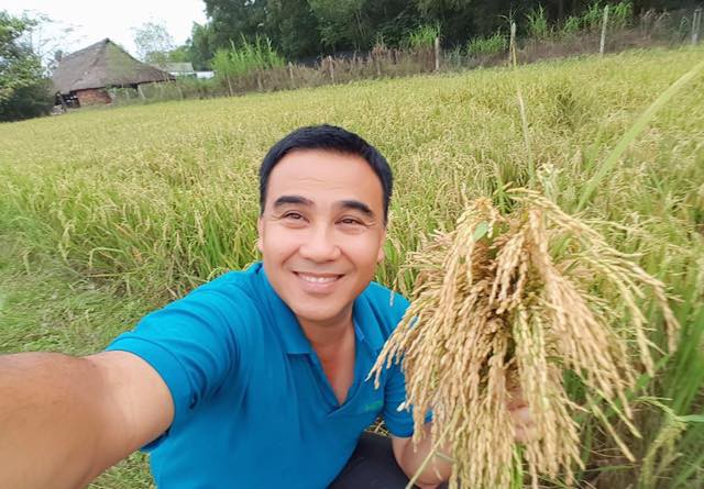 Quyền Linh lần đầu chia sẻ sau tuyên bố giải nghệ làm nhiều người nhói lòng: Linh luôn cúi đầu trước tất cả mọi người - Ảnh 1.