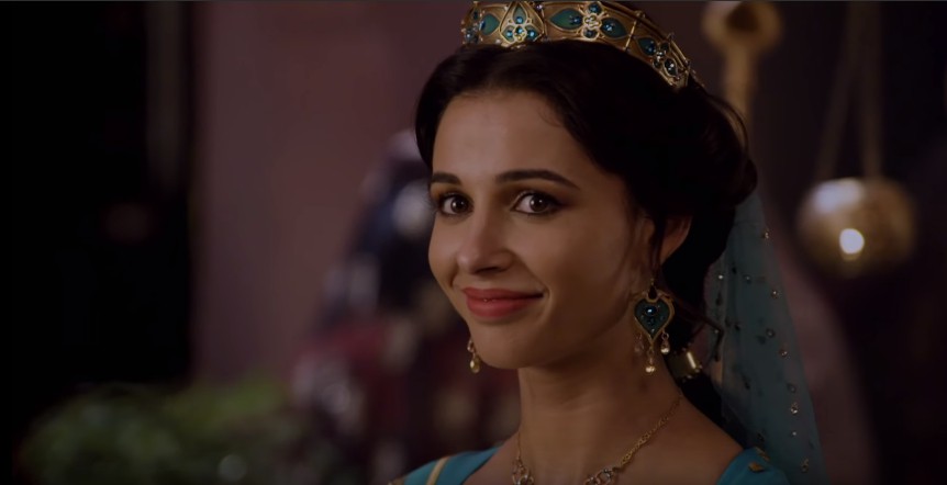 Nữ chính phim Aladdin khoe giọng khủng trong MV nhạc phim đầy mãnh liệt - Ảnh 6.