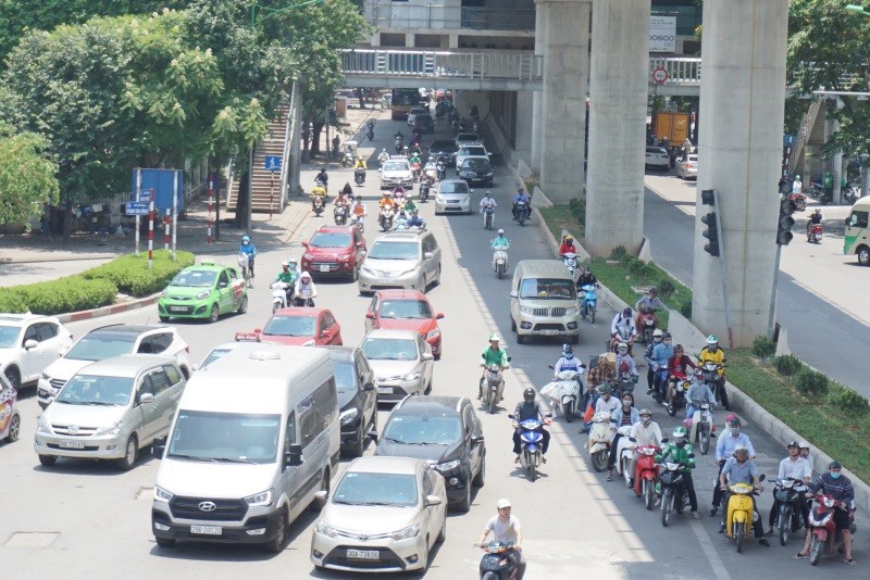 Nắng nóng gay gắt, số bệnh nhập viện gia tăng: BYT khuyến cáo người dân thực hiện biện pháp phòng bệnh sau - Ảnh 2.