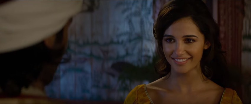 Nữ chính phim Aladdin khoe giọng khủng trong MV nhạc phim đầy mãnh liệt - Ảnh 9.