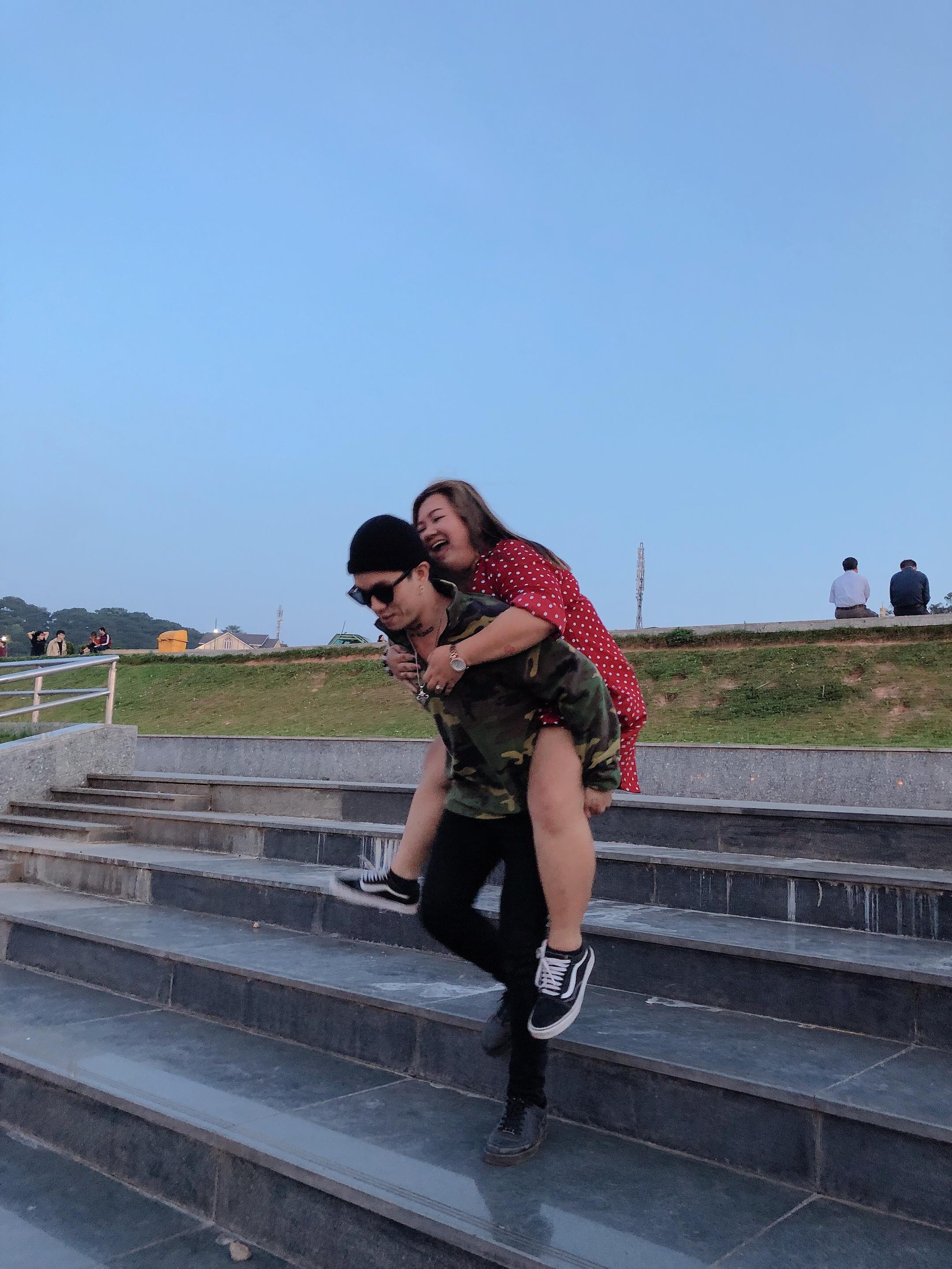 Couple “đũa lệch chồng gầy vợ béo cưới nhau sau 2 tháng hẹn hò: Cầu hôn qua video call, quyết không cho vợ giảm cân vì lý do này - Ảnh 8. Couple “đũa lệch chồng gầy vợ béo cưới nhau sau 2 tháng hẹn hò: Cầu hôn qua video call, quyết không cho vợ giảm cân vì lý do này - Ảnh 8.