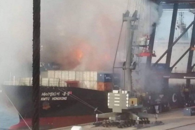 Cháy nổ tàu hàng tại Thái Lan, ít nhất 50 người bị thương - Ảnh 3.