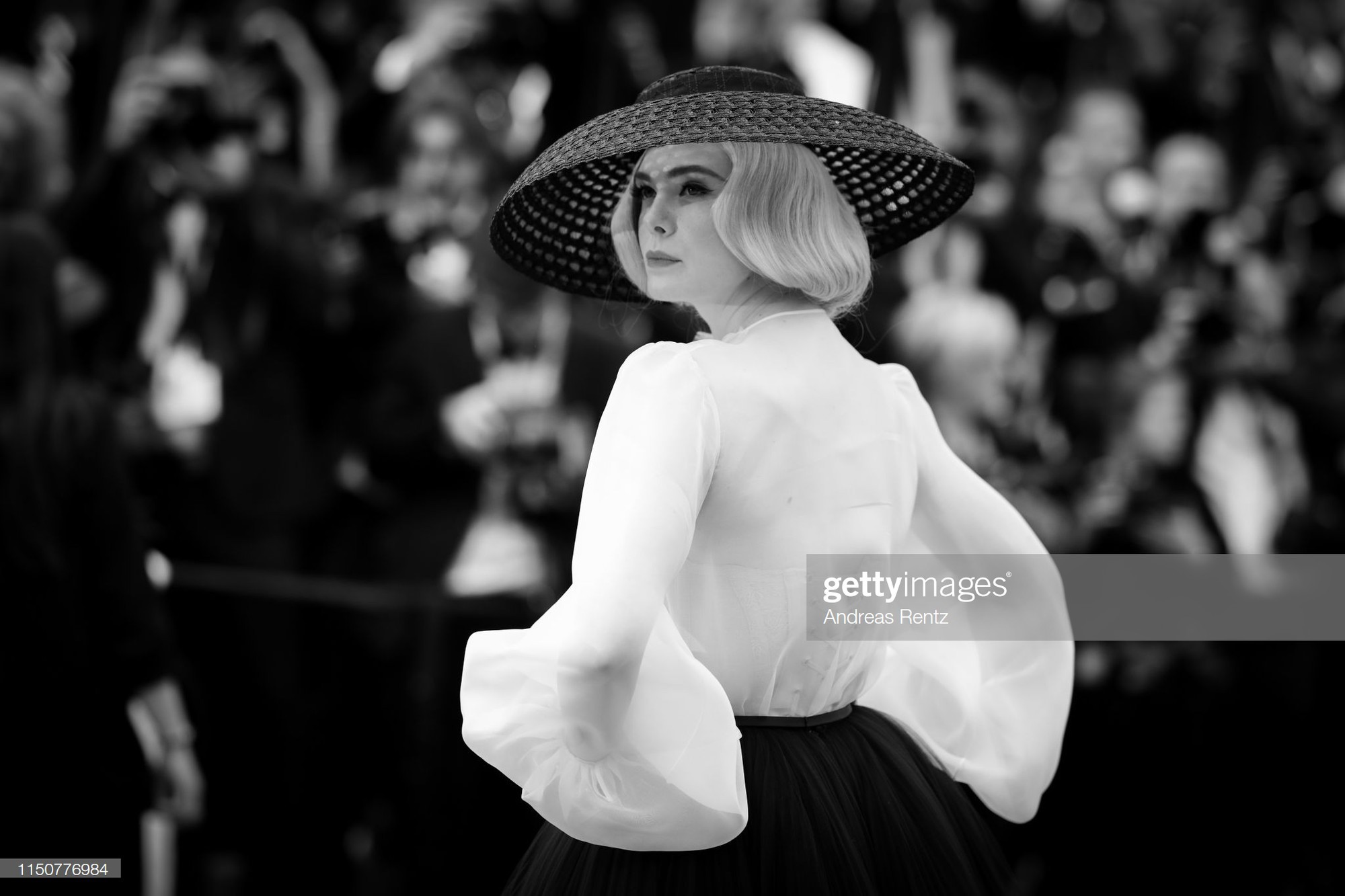 Top khoảnh khắc đắt giá nhất Cannes 2019: Dàn mỹ nhân 9X bất ngờ chiếm đa số, Selena và cặp đôi Brooklyn ấn tượng mạnh - Ảnh 13.