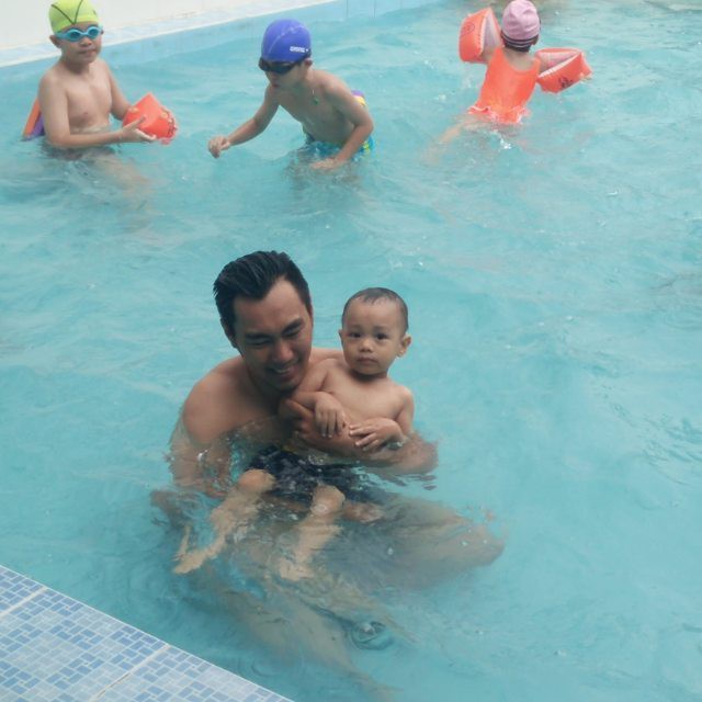 1/6 chưa biết đưa con đi đâu, phụ huynh Sài Gòn có thể tham khảo top 4 bể bơi thích hợp cho trẻ em này - Ảnh 14.