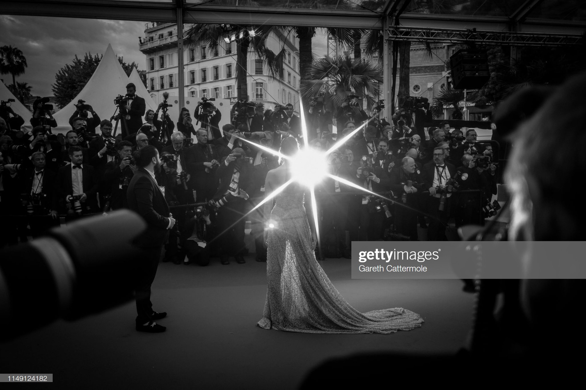 Top khoảnh khắc đắt giá nhất Cannes 2019: Dàn mỹ nhân 9X bất ngờ chiếm đa số, Selena và cặp đôi Brooklyn ấn tượng mạnh - Ảnh 22.