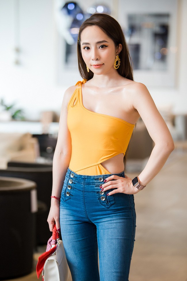 Về nhà đi con: Lộ cảnh Vũ đưa con đi tiêm chủng, bên cạnh xuất hiện một người đẹp mới mà danh tính khiến fan ngã ngửa - Ảnh 2. Về nhà đi con: Lộ cảnh Vũ đưa con đi tiêm chủng, bên cạnh xuất hiện một người đẹp mới mà danh tính khiến fan ngã ngửa - Ảnh 2.
