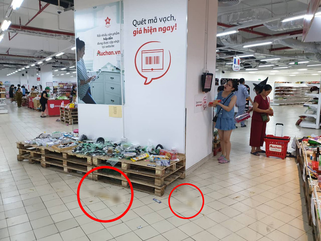 Khi người ta phũ phàng đáp lại lời tạm biệt của Auchan như cách mót hoa và hôi bia trên đường phố: Bao giờ mới hết? - Ảnh 4.