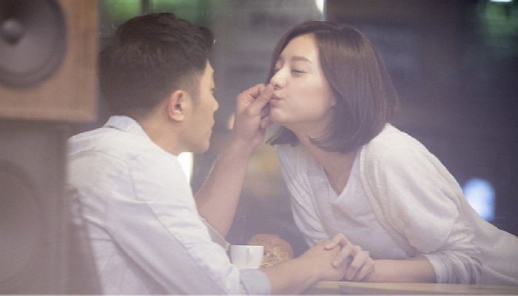 Trước khi yêu Song Joong Ki, Kim Ji Won dính thính cực mạnh từ 5 nam thần màn ảnh này: Số 5 còn bị đồn hẹn hò! - Ảnh 6.