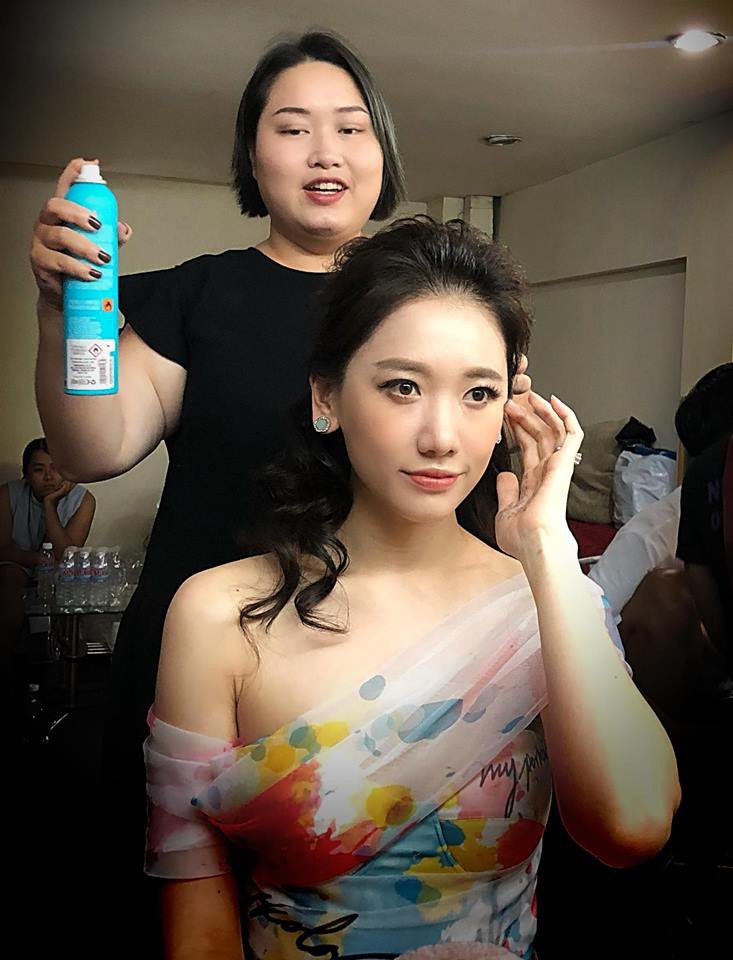 Stylist tiết lộ lý do phải mất 2 năm mới thuyết phục được Hari Won hất tóc mái lên - Ảnh 3. Stylist tiết lộ lý do phải mất 2 năm mới thuyết phục được Hari Won hất tóc mái lên - Ảnh 3.