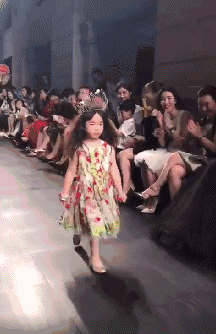 Con gái Huỳnh Dịch bộc lộ tài năng người mẫu sớm, mới 7 tuổi đã chinh chiến khắp các show thời trang  - Ảnh 7.