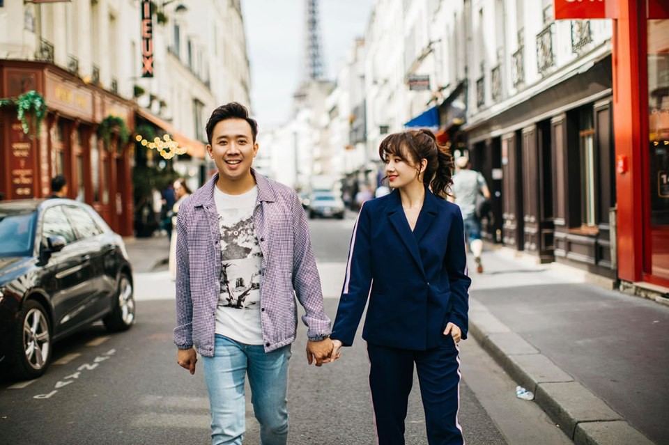 Trấn Thành khoe ảnh tình tứ cùng Hari Won nhưng vòng hai to như bầu 5 tháng mới là chi tiết gây chú ý - Ảnh 2. Trấn Thành khoe ảnh tình tứ cùng Hari Won nhưng vòng hai to như bầu 5 tháng mới là chi tiết gây chú ý - Ảnh 2.