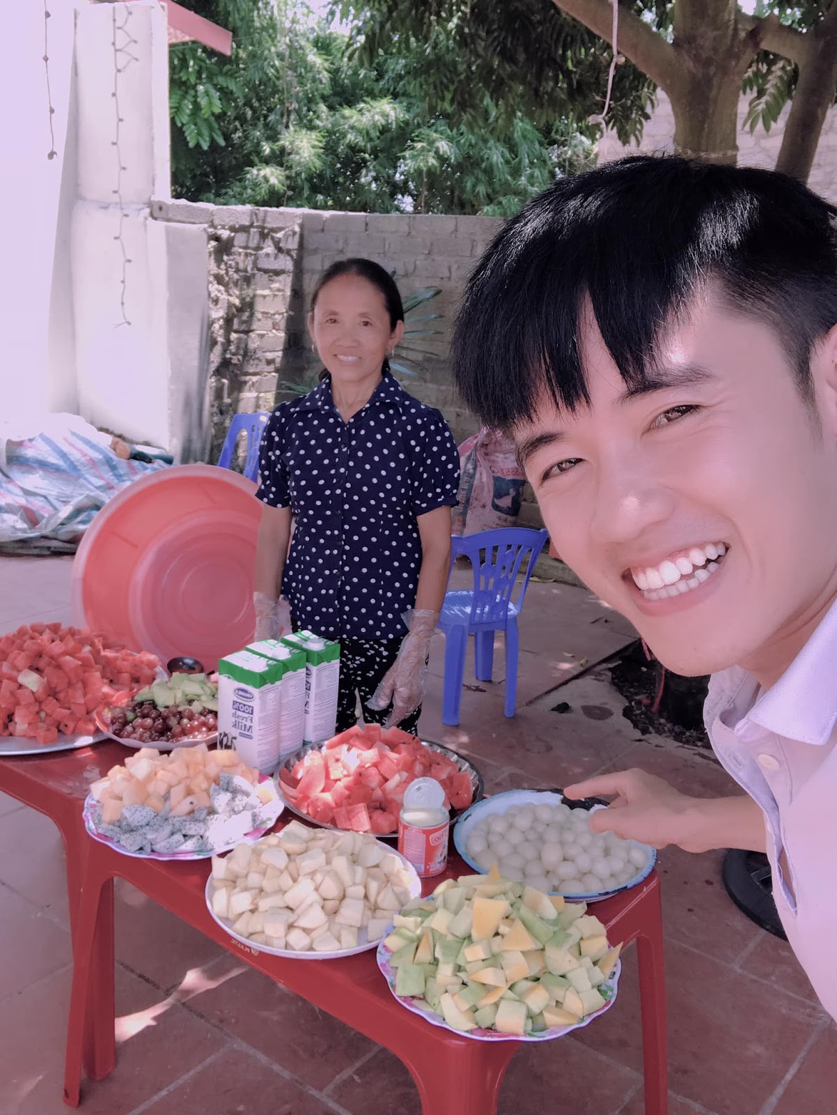 Bà Tân Vlog trở thành hiện tượng ở tuổi 60: Chuyện về lòng hiếu thảo của cậu con trai yêu mẹ - Ảnh 8.