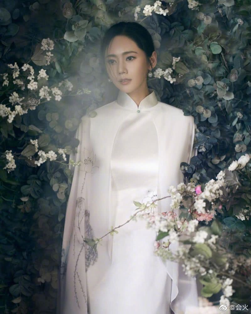 Đám cưới Hoa - Hàn hot nhất hôm nay: Choo Ja Hyun hoá nữ thần diện váy cưới trắng tinh khôi, e ấp bên Vu Hiểu Quang - Ảnh 10.