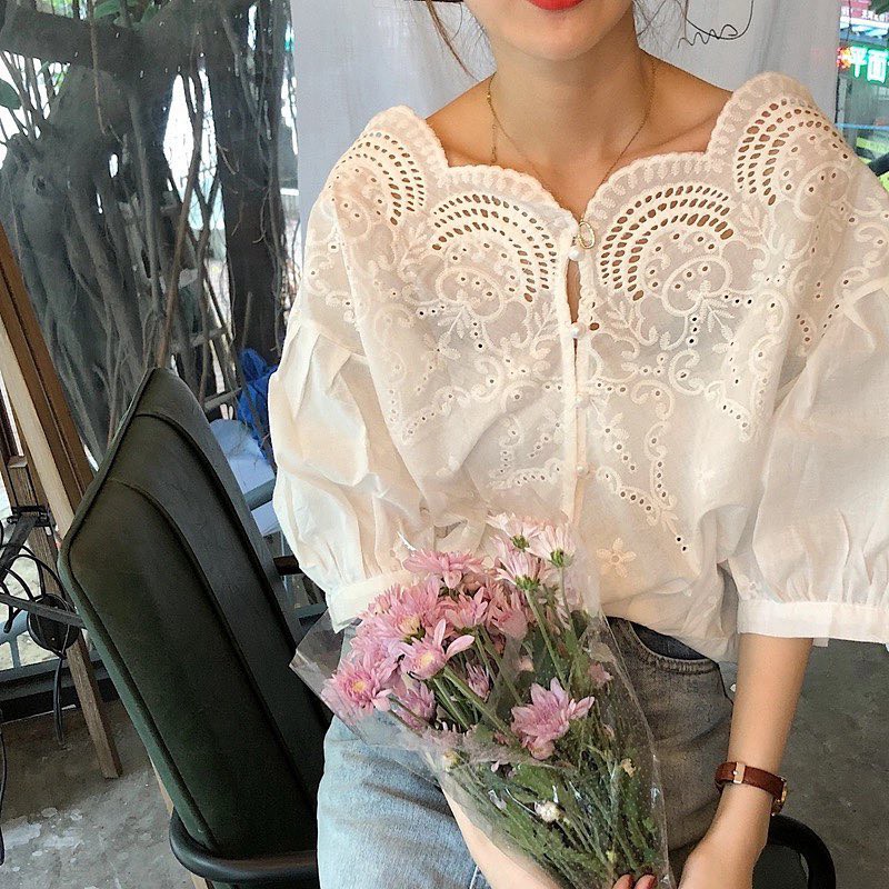 10 set đồ với áo blouse trắng dưới đây sẽ là cẩm nang mặc đẹp cho các chị em công sở suốt hè này  - Ảnh 2.