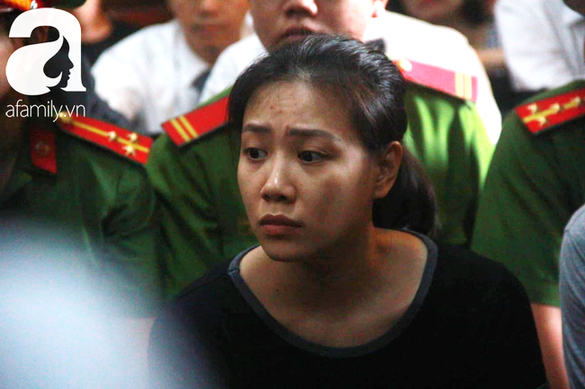 Hot girl Ngọc Miu rơi nước mắt trong ngày hầu tòa cùng trùm ma túy Văn Kính Dương - Ảnh 9.
