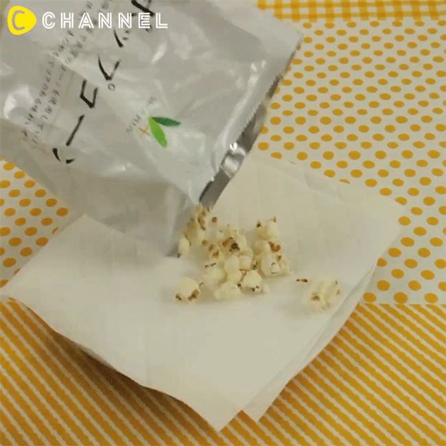 Bỏng ngô, snack ỉu hô biến giòn tan trở lại khi mẹ áp dụng mẹo vặt 1 phút này - Ảnh 2. Bỏng ngô, snack ỉu hô biến giòn tan trở lại khi mẹ áp dụng mẹo vặt 1 phút này - Ảnh 2.